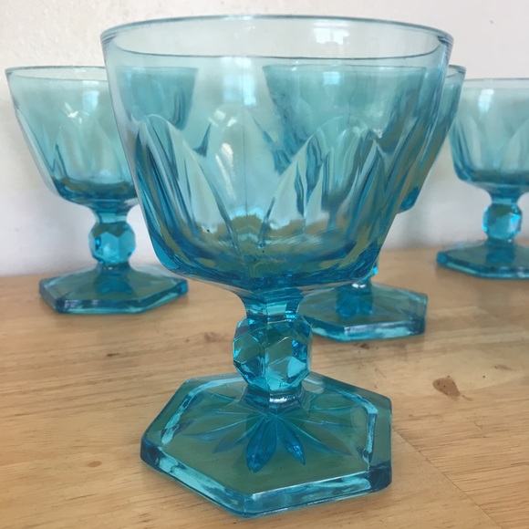 vintage anchor hocking aquamarine glasses - Picture 3 of 4